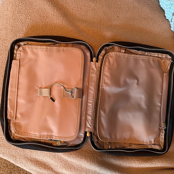 Hanging Toiletries Travel Bag - Picture 3 of 6